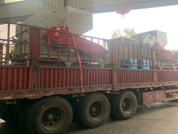 湖南800型+1300型破碎機發(fā)貨