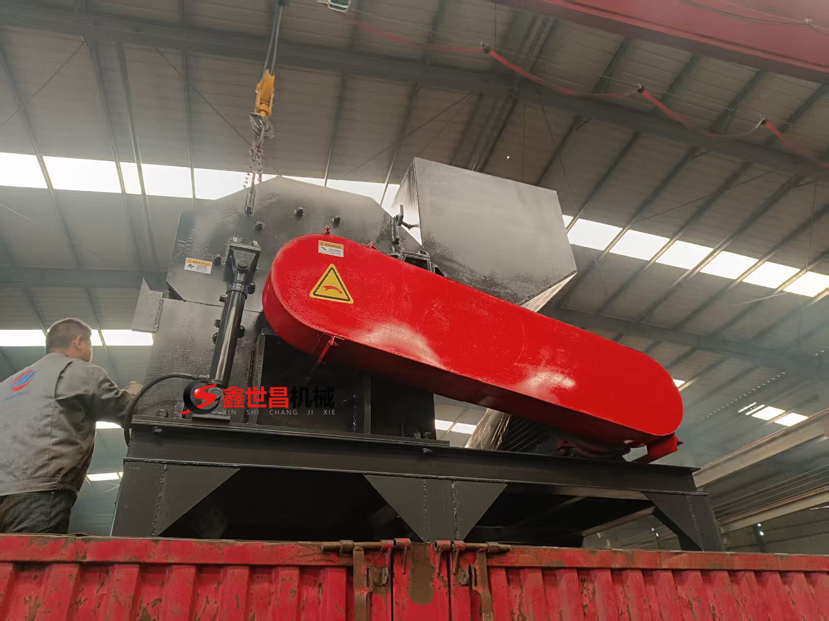 四川廣元1000型金屬破碎機發(fā)貨現(xiàn)場